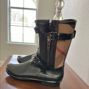 Burberry Black and Tan Boots